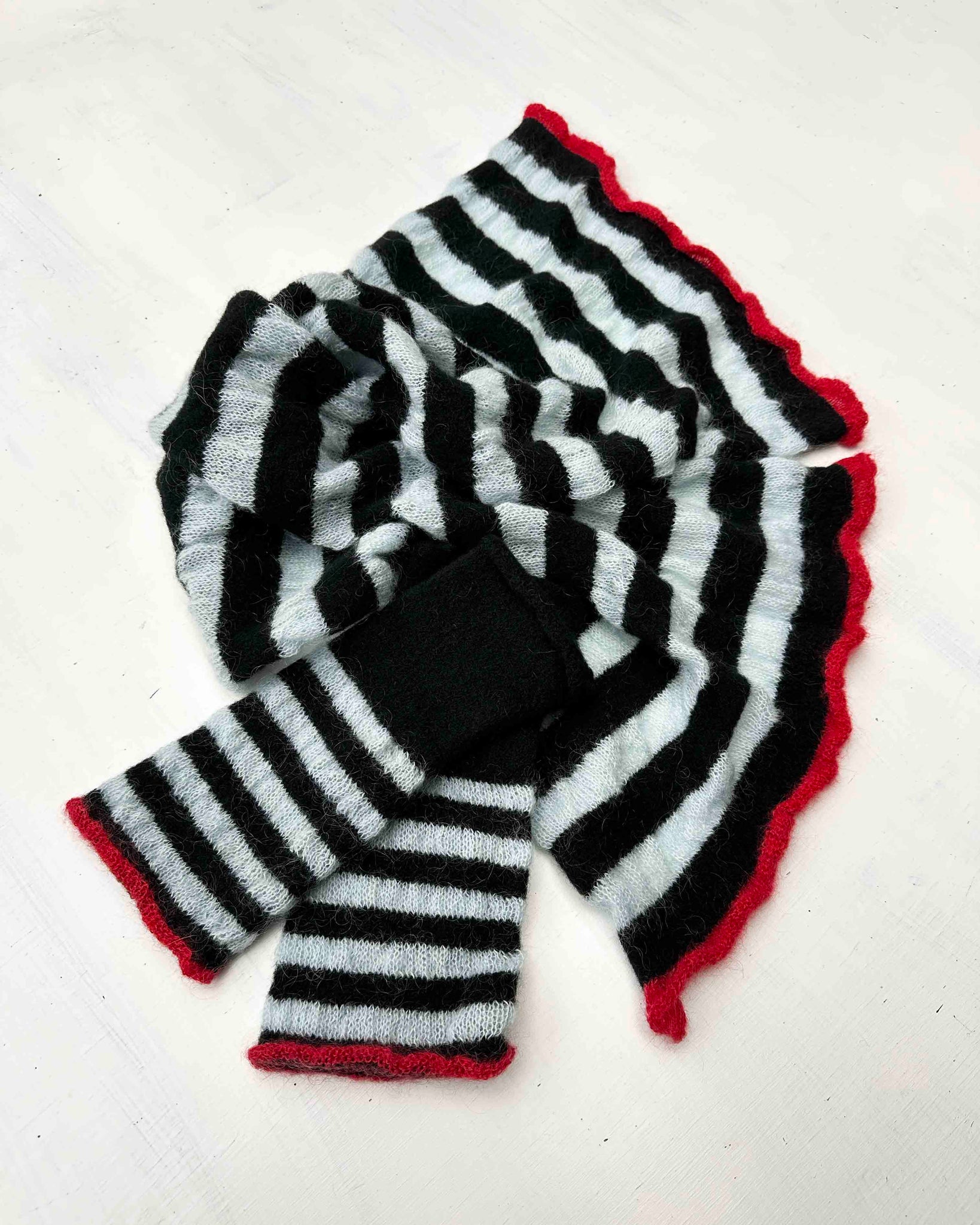 Ribbon Scarf & Gloves Set