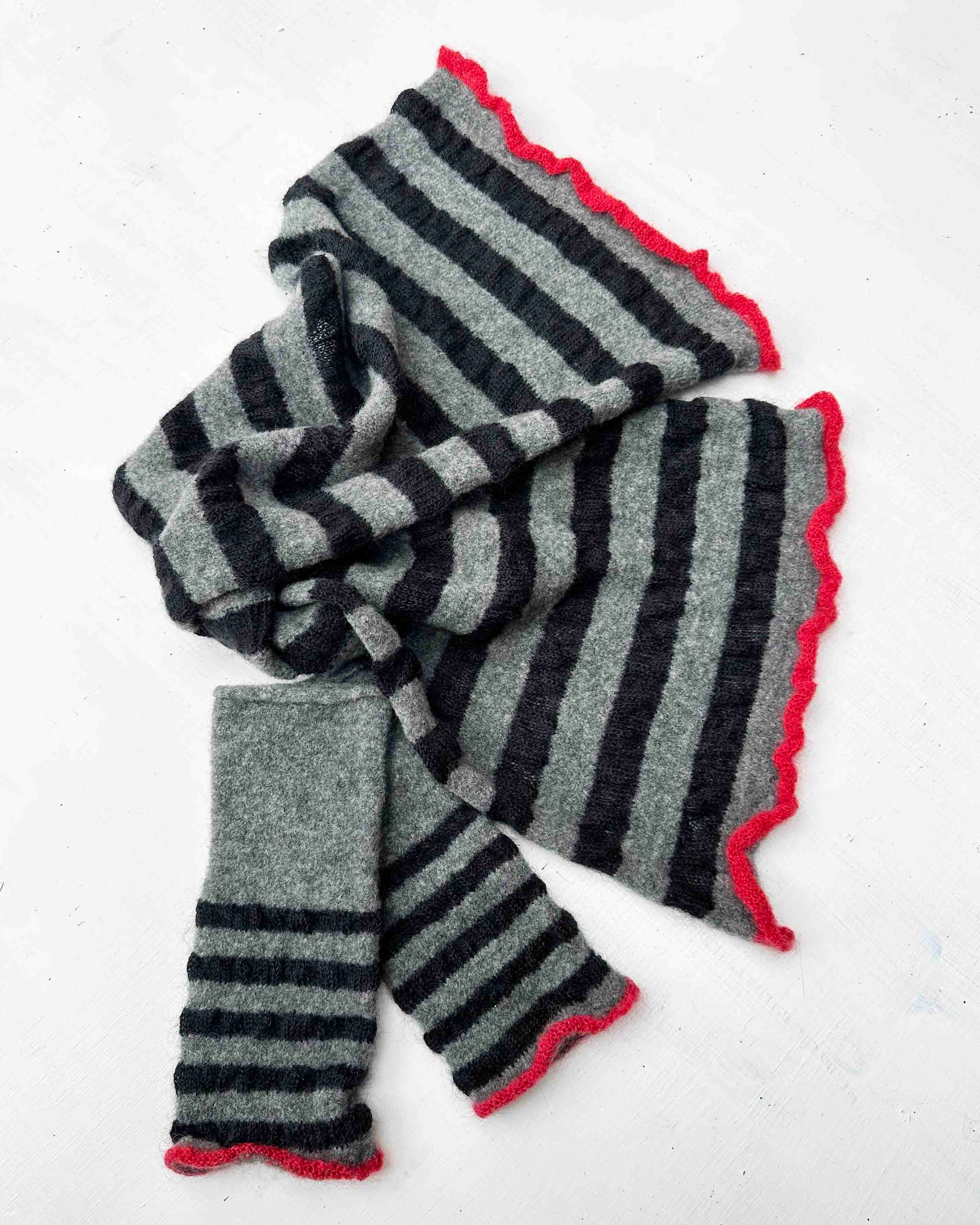 Ribbon Scarf & Gloves Set