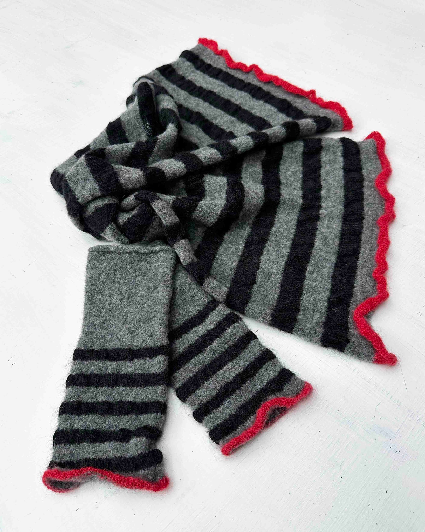 Ribbon Scarf & Gloves Set