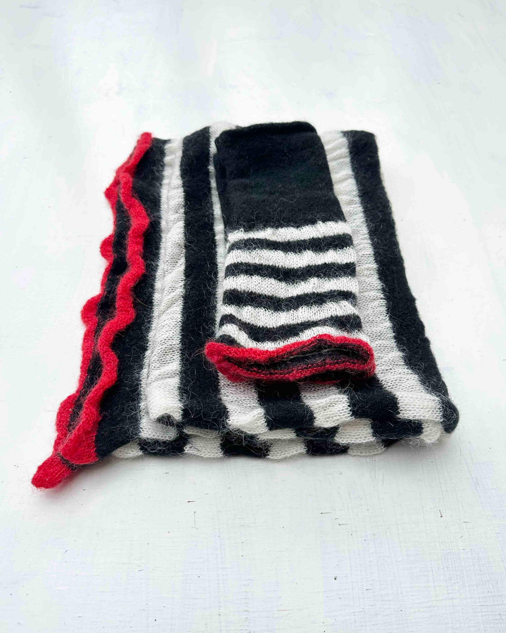 Ribbon Scarf & Gloves Set